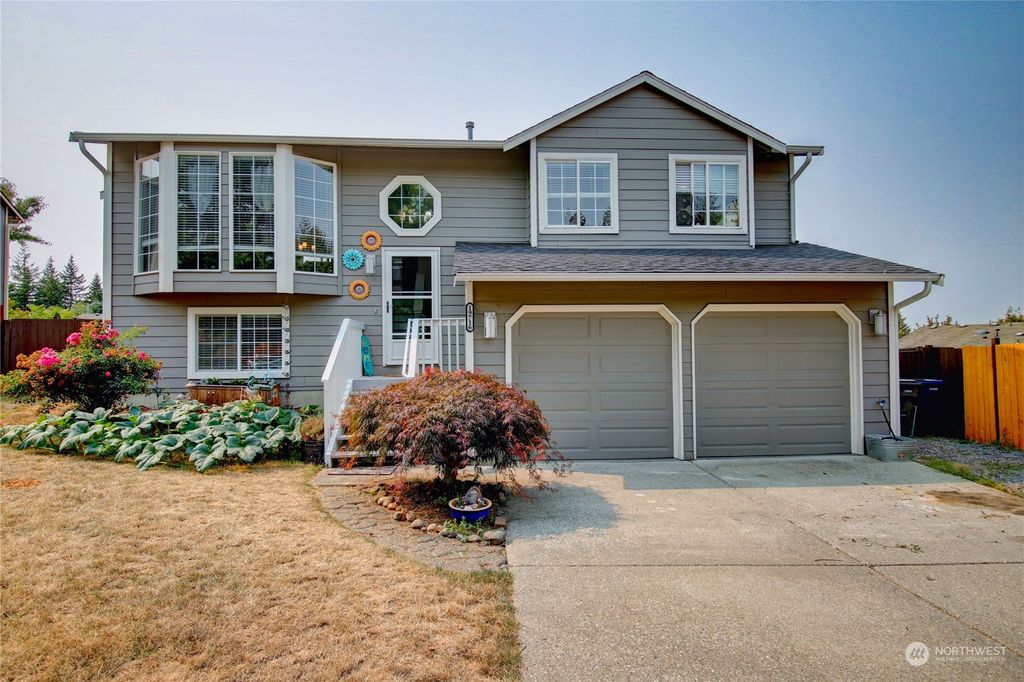 Photo of 19716 Peak Place, Arlington, WA 98223 (MLS # 2154309)
