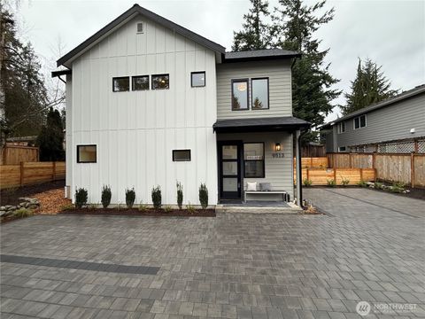 Photo of 9513 132nd Avenue NE, Kirkland, WA 98033 (MLS # 2488634)