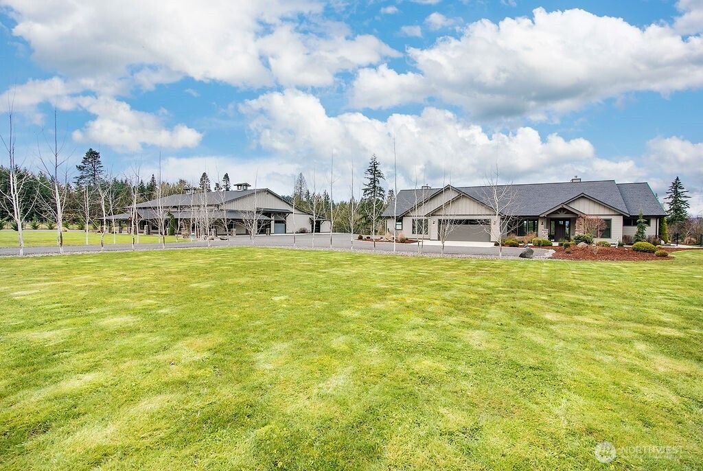 Photo of 302 Waters Road, Castle Rock, WA 98611 (MLS # 2486766)