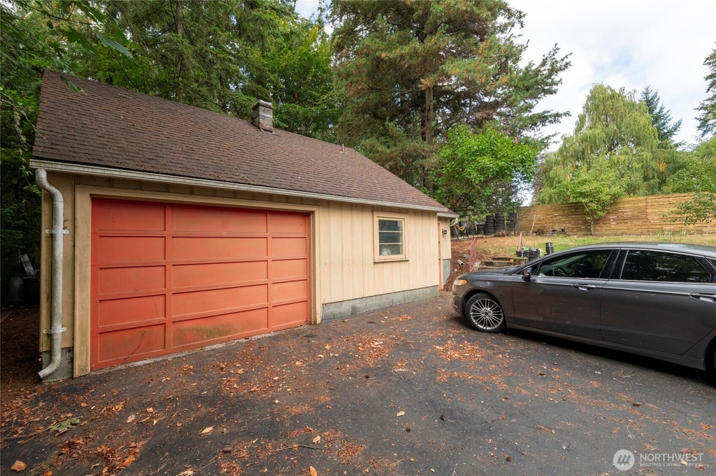 Photo of 11325 30th Avenue NE, Seattle, WA 98125 (MLS # 2586948)