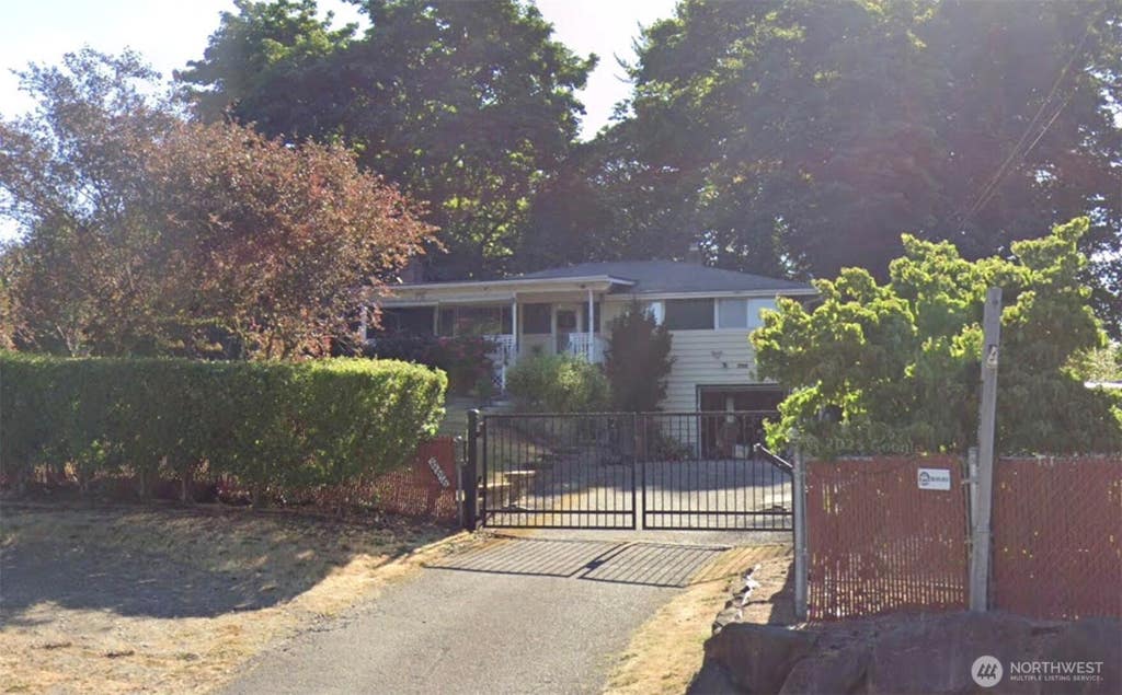 Photo of 19616 140th Avenue SE, Renton, WA 98058 (MLS # 2553451)