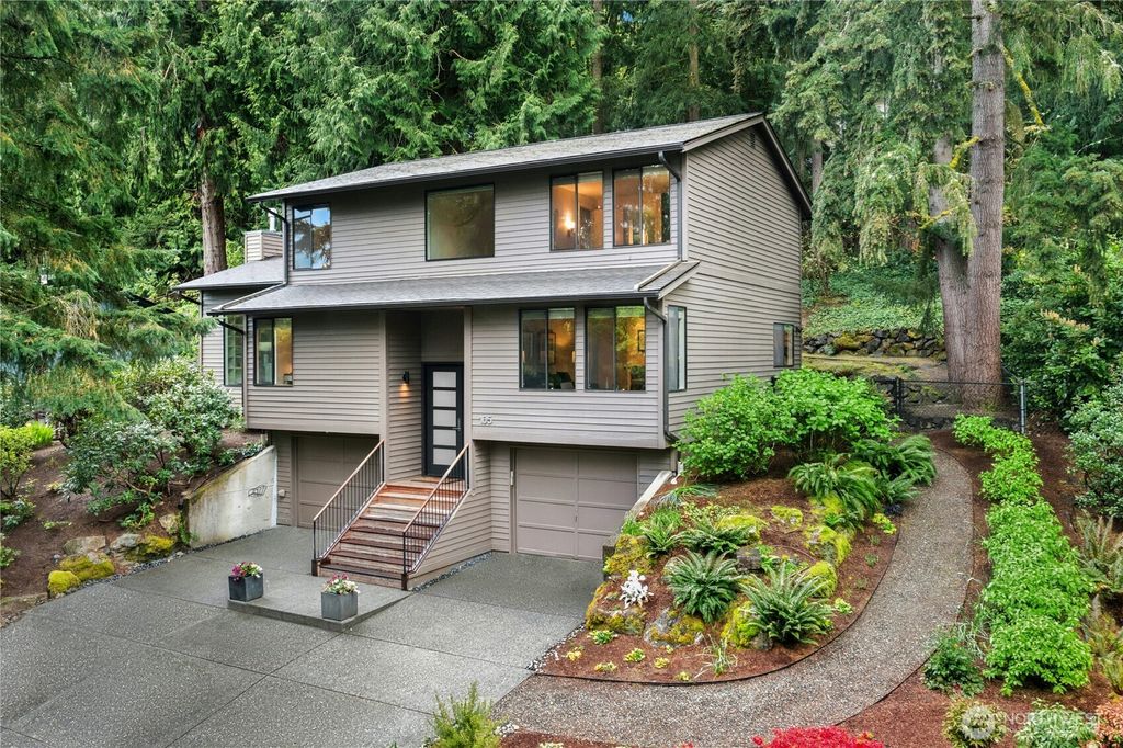 Photo of 105 Big Bear Place NW, Issaquah, WA 98027 (MLS # 2515162)