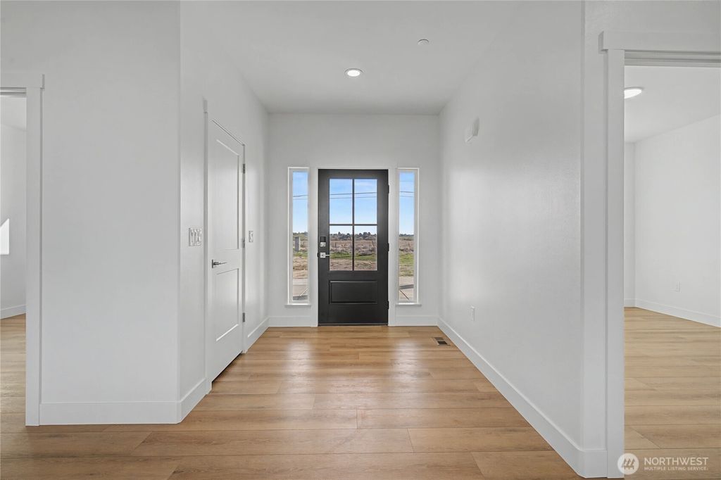 Photo of 2920 NE Rd H, Moses Lake, WA 98837 (MLS # 2489734)