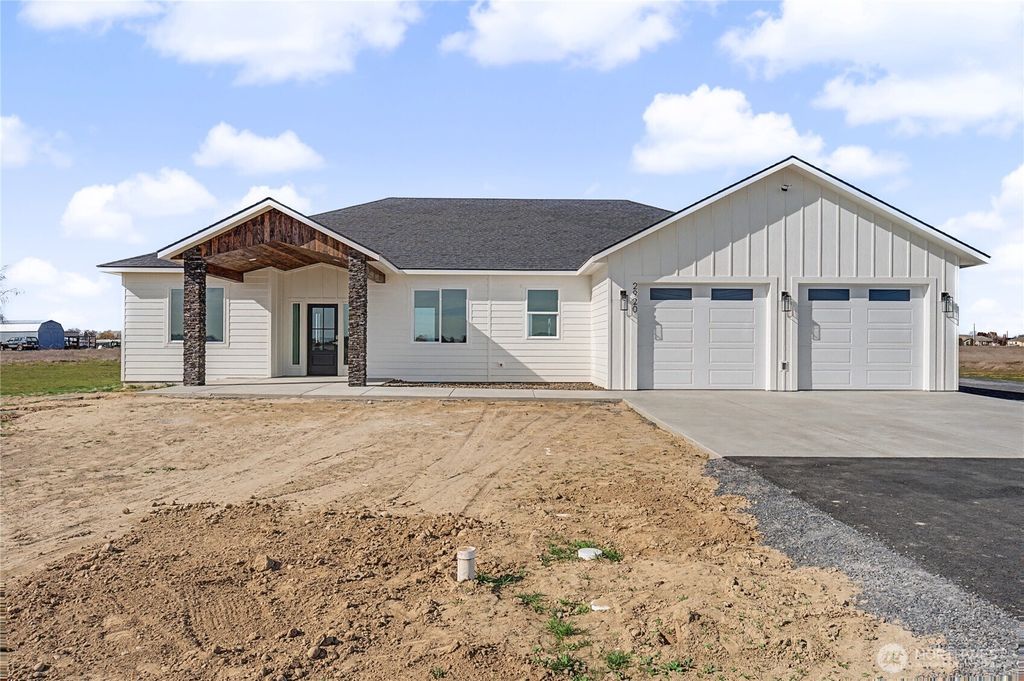 Photo of 2920 NE Rd H, Moses Lake, WA 98837 (MLS # 2489734)