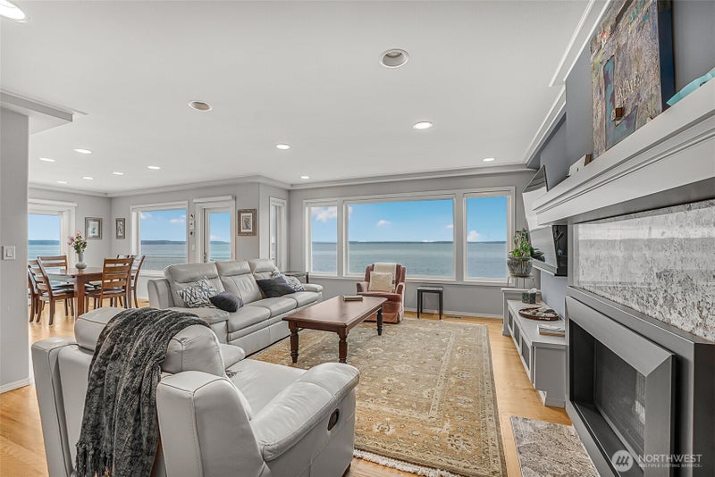 1106 Bayshore Drive