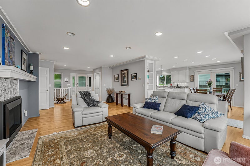 1106 Bayshore Drive