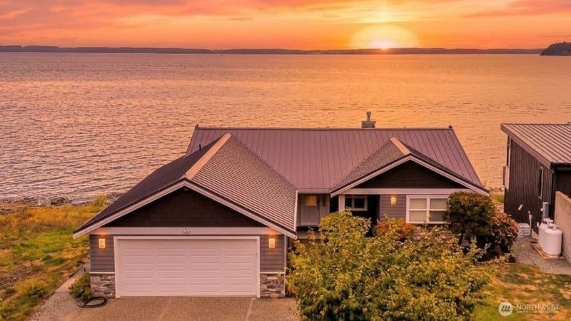 1106 Bayshore Drive