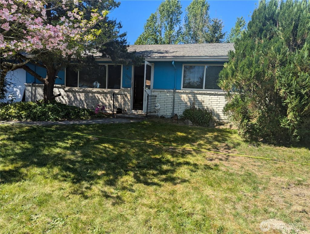 Photo of 12808 SE 170th Street, Renton, WA 98058 (MLS # 2372187)