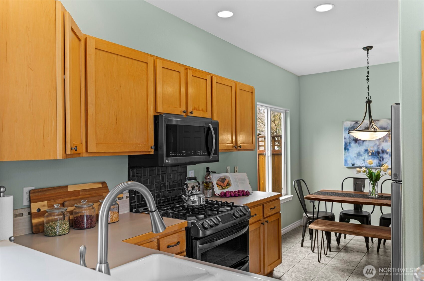 Bellingham, Washington 98229, United States, 3 Bedrooms Bedrooms, ,2 BathroomsBathrooms,Residential,Pending,106678