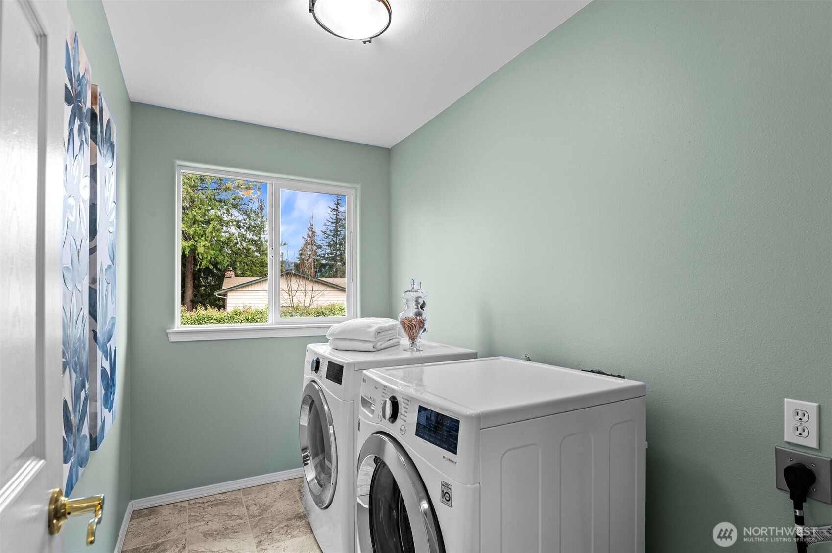 Bellingham, Washington 98229, United States, 3 Bedrooms Bedrooms, ,2 BathroomsBathrooms,Residential,Pending,106678