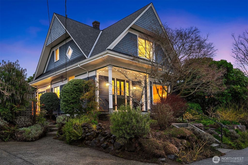 Photo of 108 Garfield Street, Seattle, WA 98109 (MLS # 2342441)