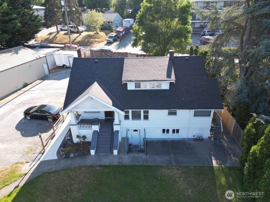 Photo of 13025 Ambaum Boulevard SW, Burien, WA 98146 (MLS # 2413442)