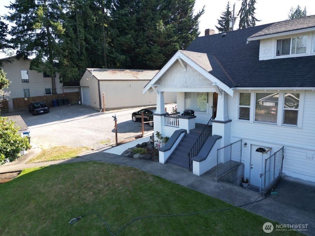 Photo of 13025 Ambaum Boulevard SW, Burien, WA 98146 (MLS # 2413442)