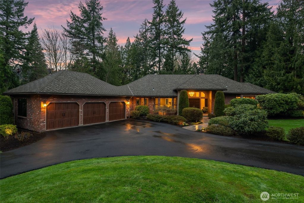 Photo of 16414 NE 135th Street, Redmond, WA 98052 (MLS # 2496529)