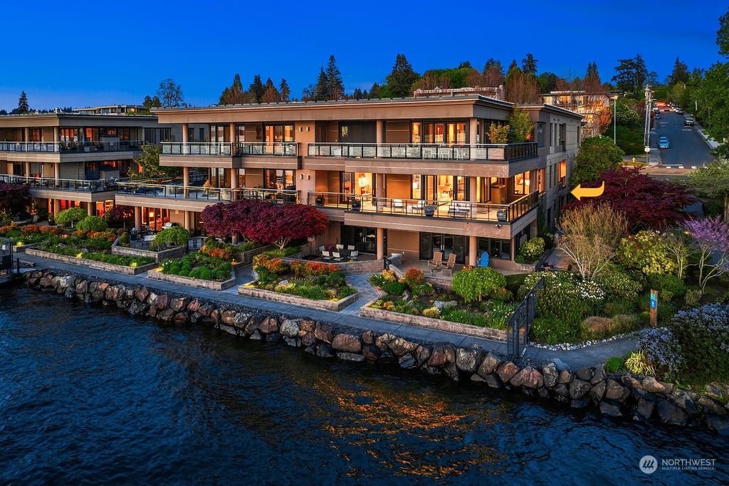 Photo of 925 Lake Street S #202, Kirkland, WA 98033 (MLS # 2251405)