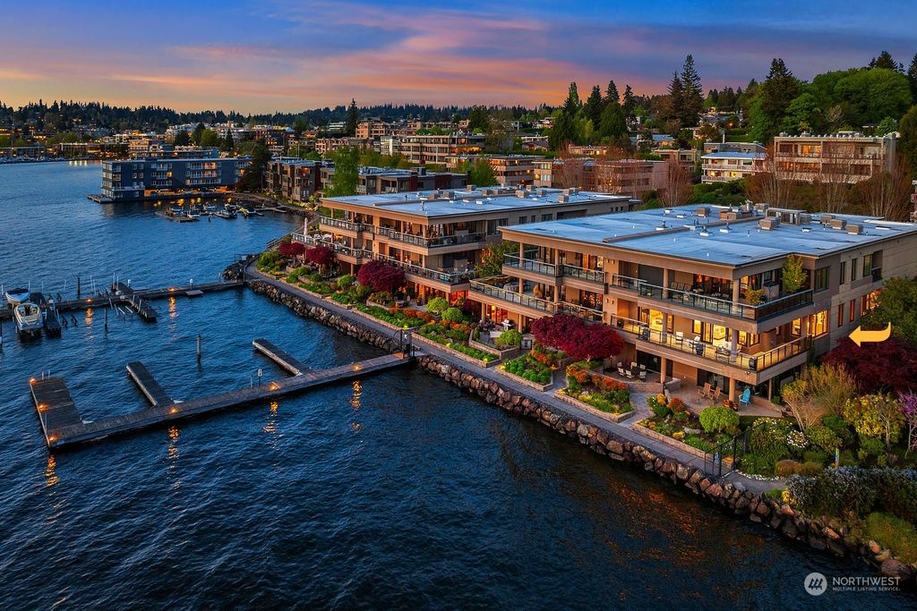 Photo of 925 Lake Street S #202, Kirkland, WA 98033 (MLS # 2251405)