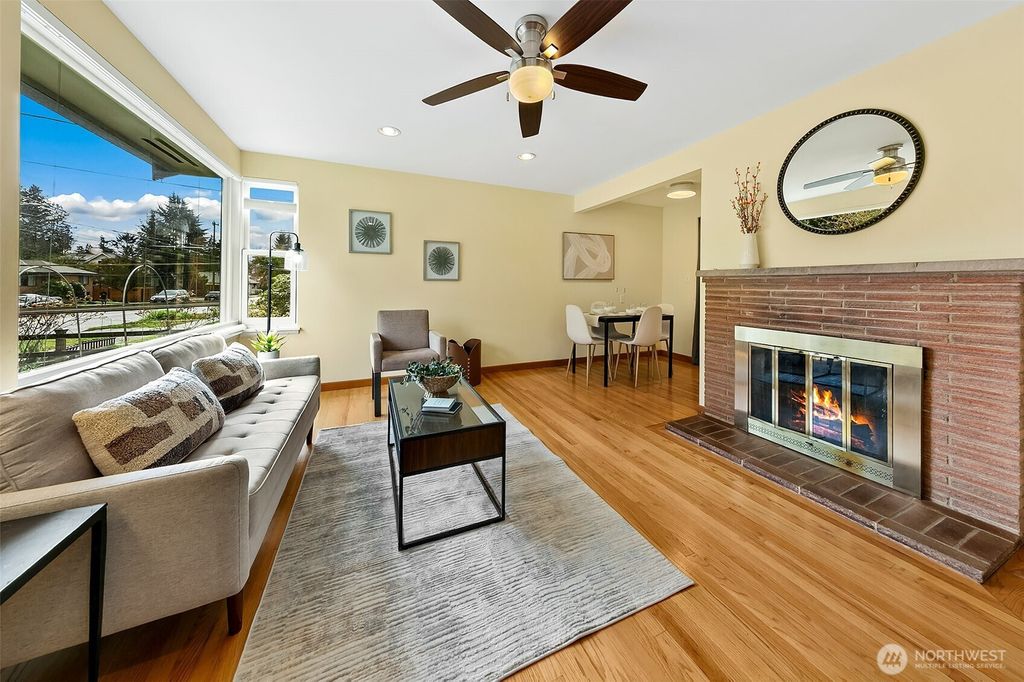 Photo of 7025 25th Avenue NE, Seattle, WA 98115 (MLS # 2494530)