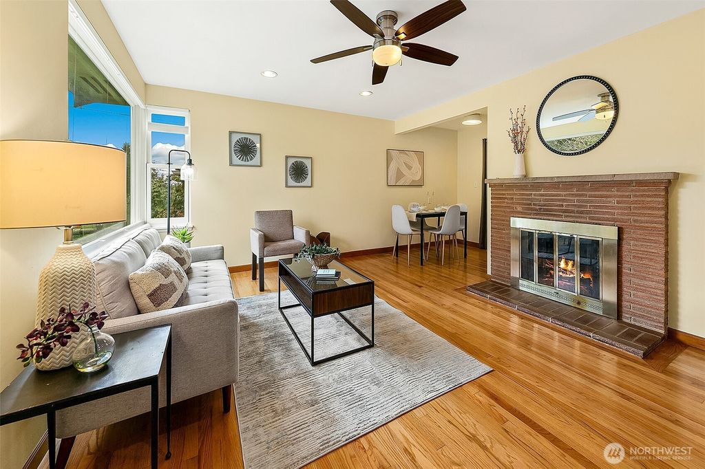 Photo of 7025 25th Avenue NE, Seattle, WA 98115 (MLS # 2494530)