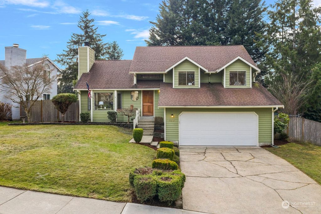 Photo of 15217 SE 178th Street, Renton, WA 98058 (MLS # 2035840)