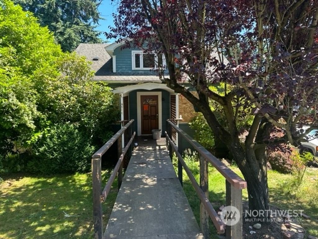 Photo of 7403 Beverly Boulevard, Everett, WA 98203 (MLS # 2144503)