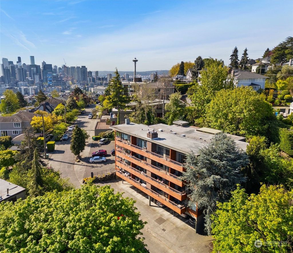 Photo of 1717 5th Avenue N #304, Seattle, WA 98109 (MLS # 2260936)