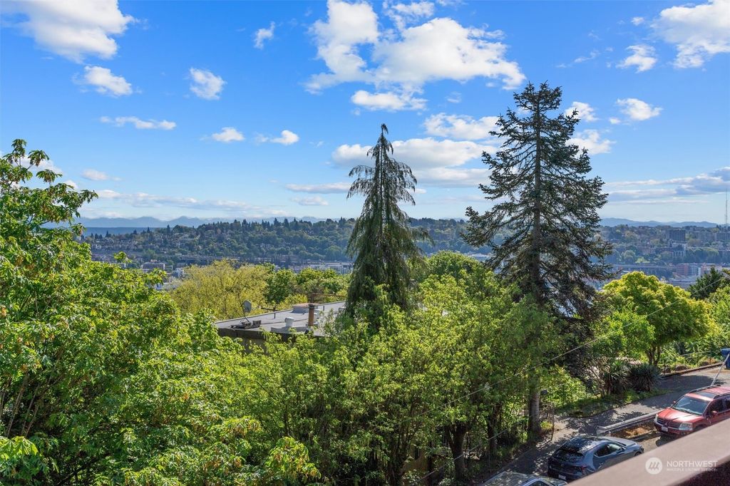 Photo of 1717 5th Avenue N #304, Seattle, WA 98109 (MLS # 2260936)