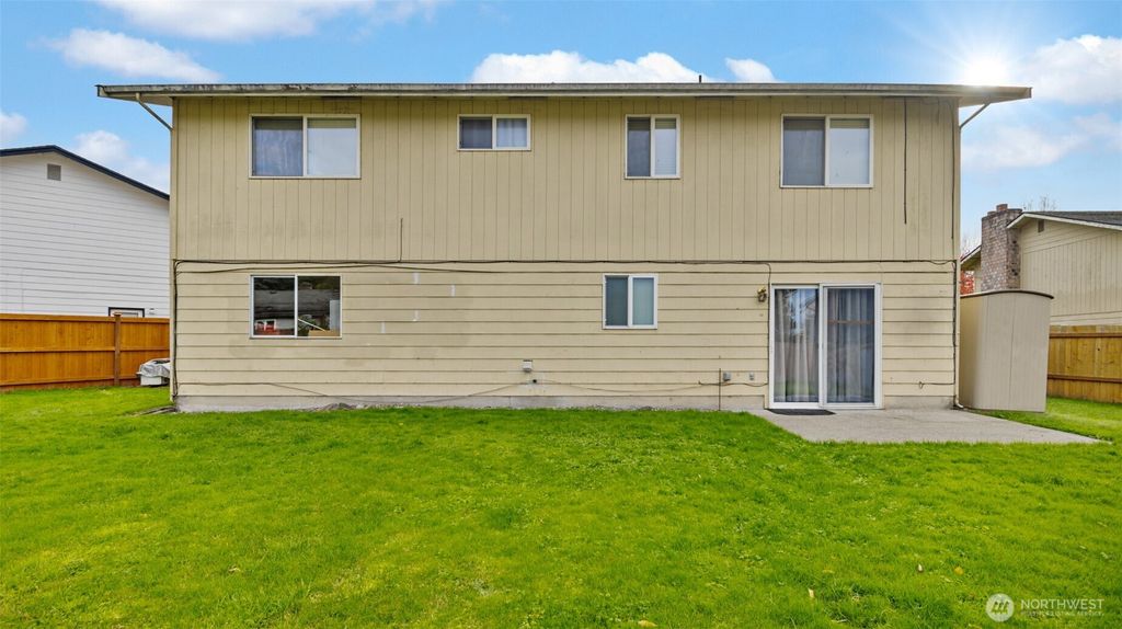 Photo of 6519 57th Pl NE Pl, Marysville, WA 98270 (MLS # 2358363)