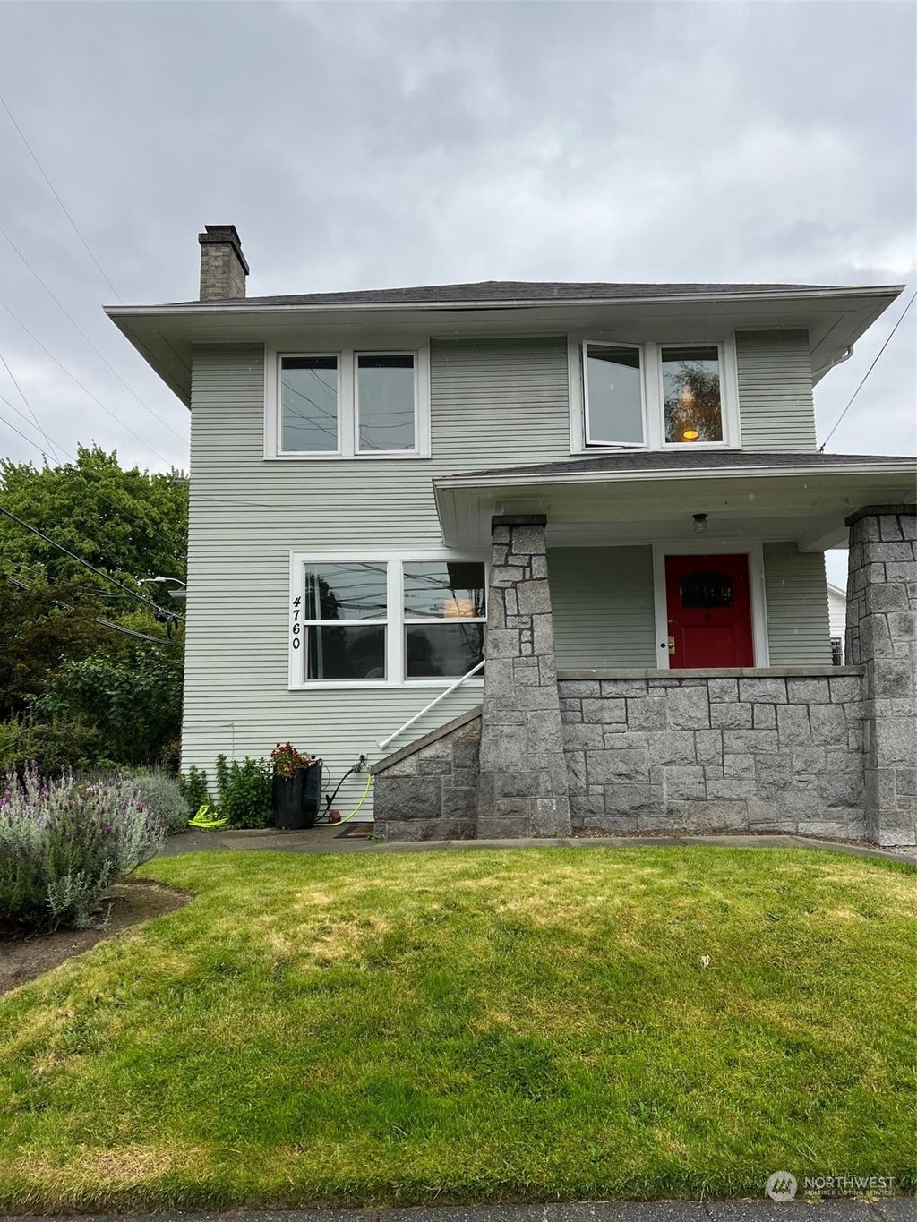 Photo of 4760 20th Avenue NE, Seattle, WA 98105 (MLS # 2150498)