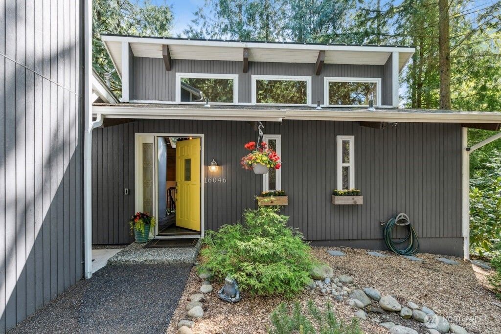 Photo of 16046 266th Avenue SE, Issaquah, WA 98027 (MLS # 2370372)