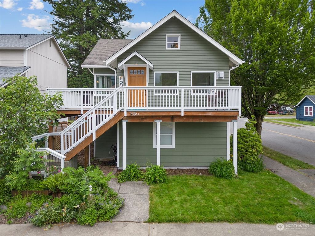 Photo of 8221 Silva Avenue SE, Snoqualmie, WA 98065 (MLS # 2127514)