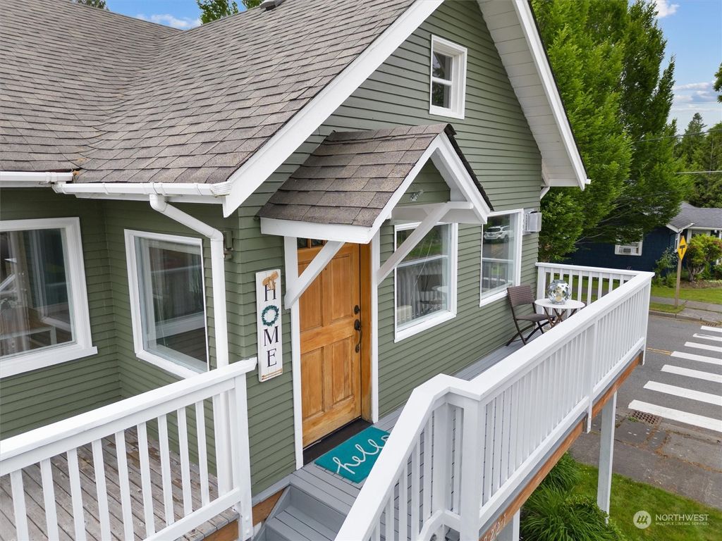 Photo of 8221 Silva Avenue SE, Snoqualmie, WA 98065 (MLS # 2127514)