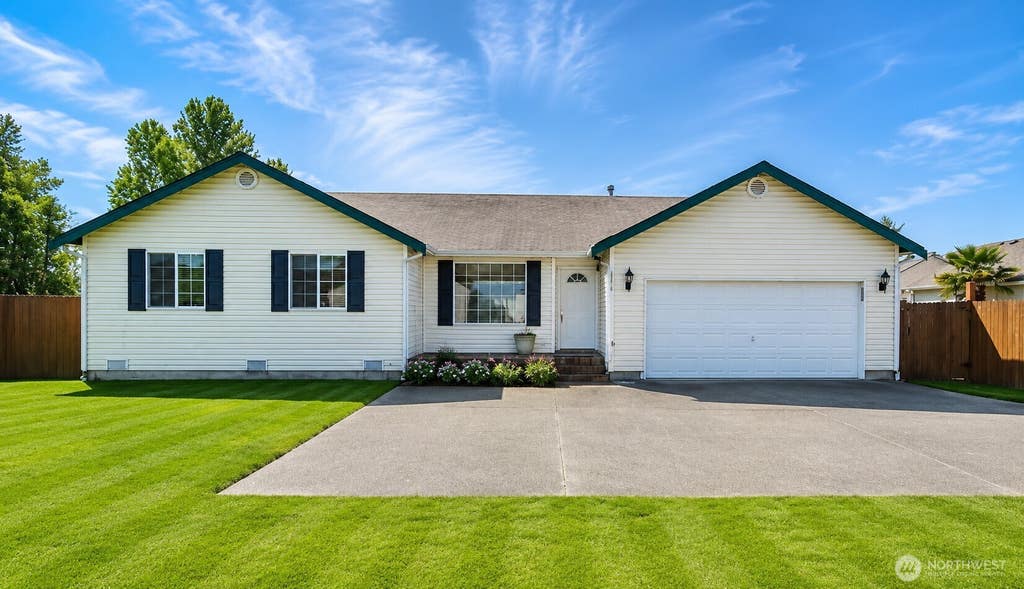 Photo of 3820 I Place NE, Auburn, WA 98002 (MLS # 2558555)