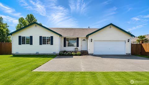 Photo of 3820 I Place NE, Auburn, WA 98002 (MLS # 2558555)