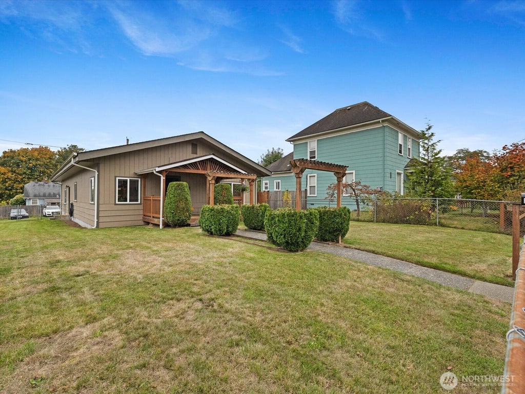 Photo of 2301 Fulton Street, Everett, WA 98201 (MLS # 2591844)