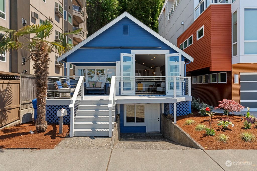 Photo of 1510 Alki Avenue SW, Seattle, WA 98116 (MLS # 2244328)