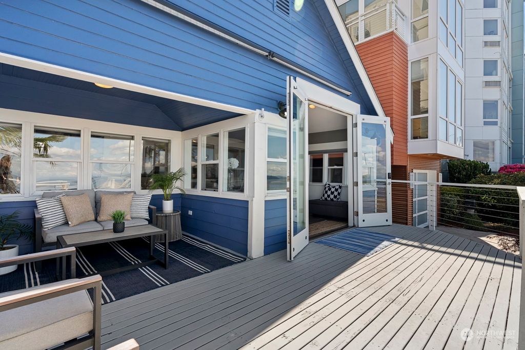 Photo of 1510 Alki Avenue SW, Seattle, WA 98116 (MLS # 2244328)