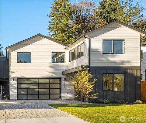 Photo of 10172 NE 113th Place, Kirkland, WA 98033 (MLS # 2446182)