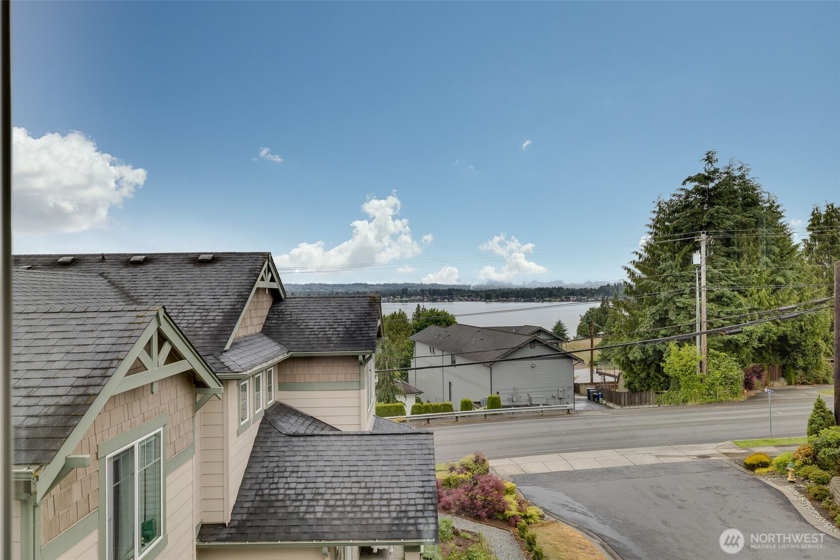 1227 93rd Drive NE