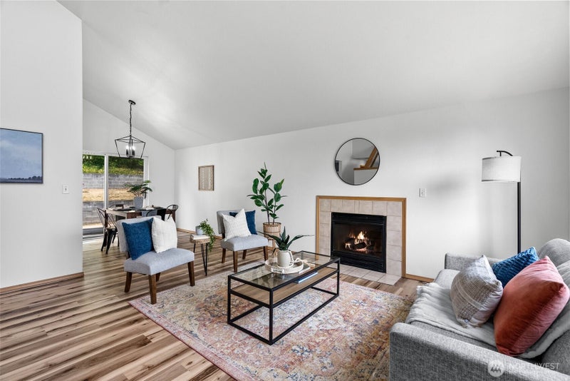 7307 Morning View Avenue NE