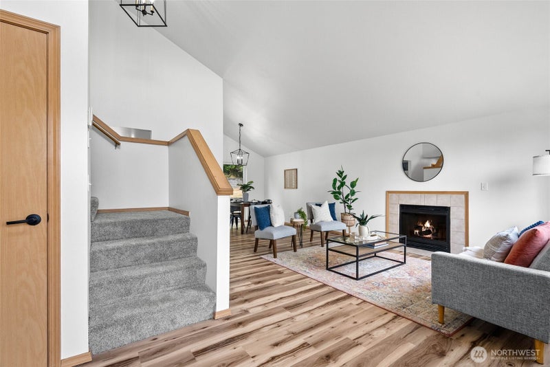 7307 Morning View Avenue NE