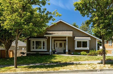 Photo of 2806 Washington Boulevard, Anacortes, WA 98221 (MLS # 2545178)