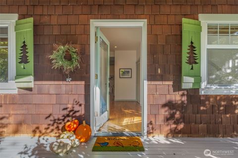 Photo of 636 Janelle Place NW, Bainbridge Island, WA 98110 (MLS # 2446713)