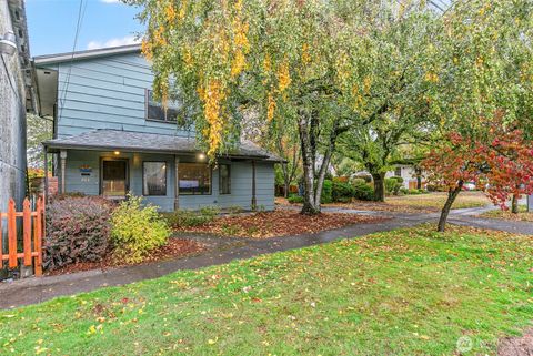 Photo of 203 Columbia Street, Kelso, WA 98626 (MLS # 2446791) Photo of 203 Columbia Street, Kelso, WA 98626 (MLS # 2446791)