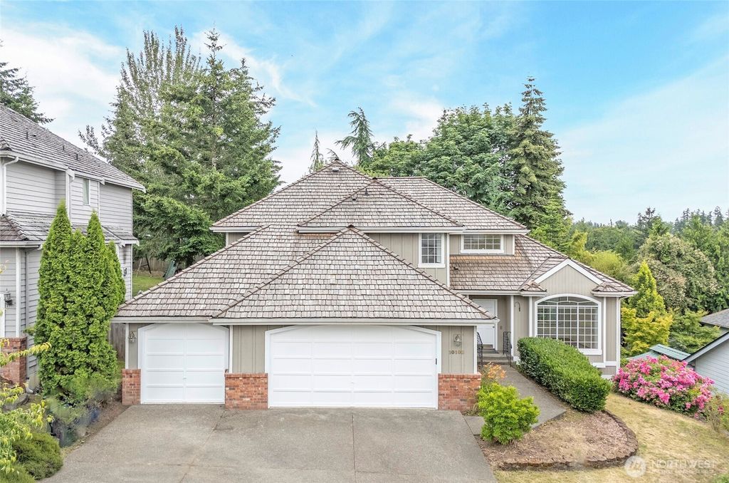 Photo of 10103 SE 225th Place, Kent, WA 98031 (MLS # 2547498)