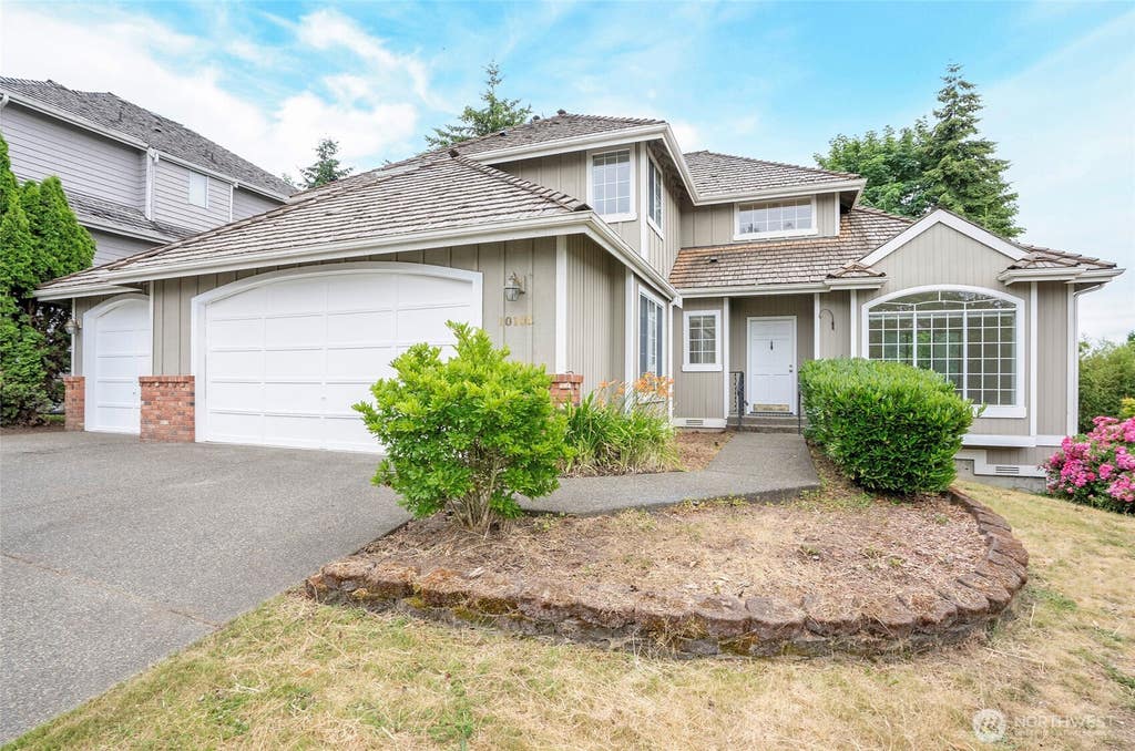Photo of 10103 SE 225th Place, Kent, WA 98031 (MLS # 2547498)