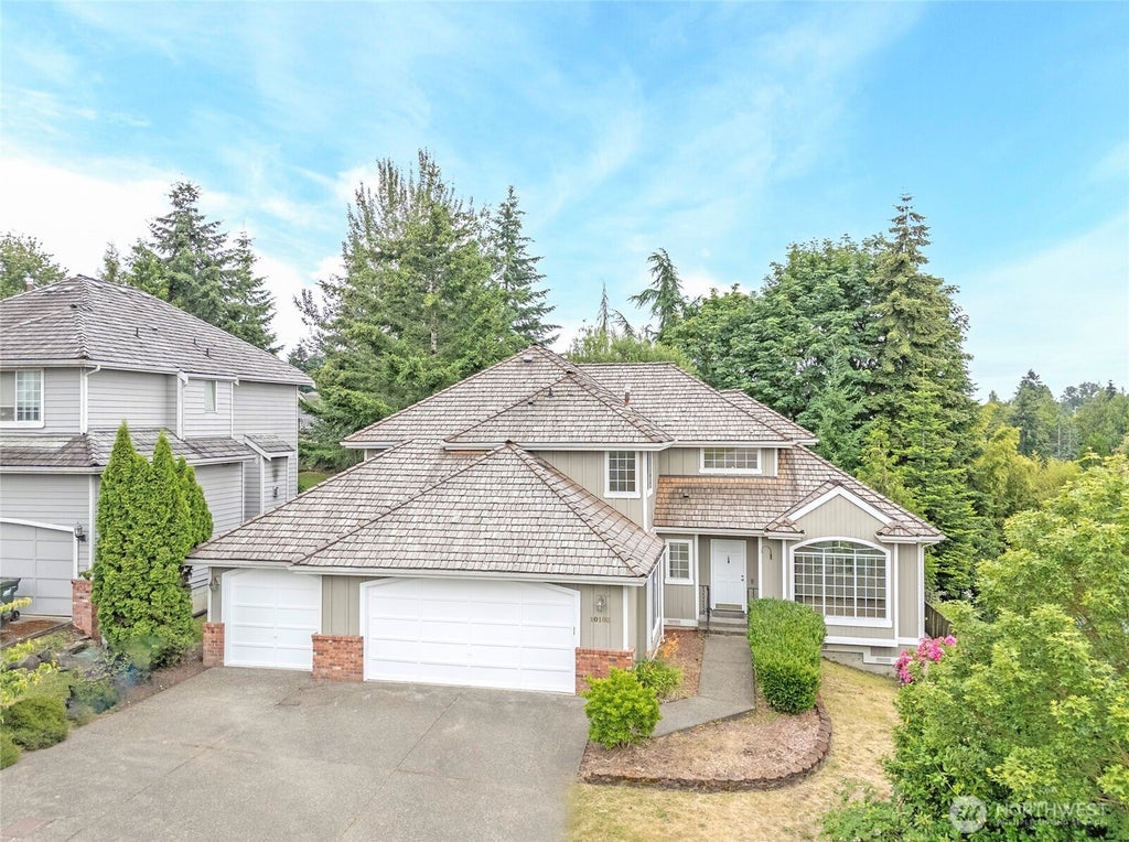 Photo of 10103 SE 225th Place, Kent, WA 98031 (MLS # 2547498)