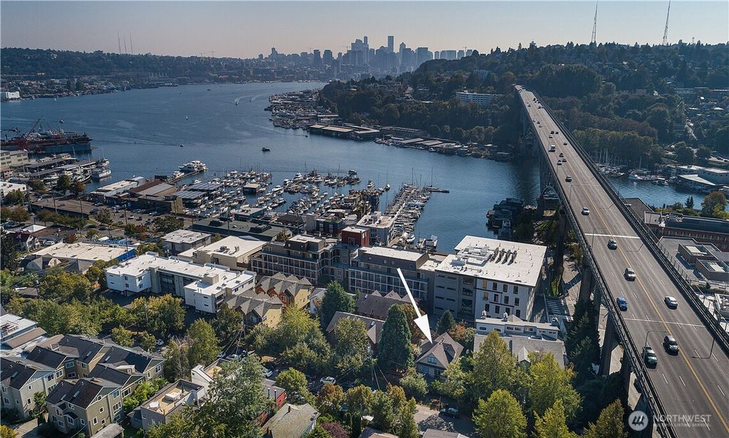 Photo of 913 N 35th Street, Seattle, WA 98103 (MLS # 2367332)