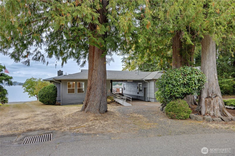 1536 Shorewood Drive