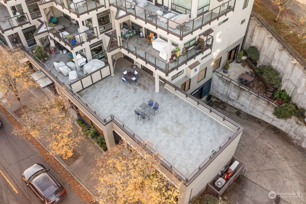 Photo of 121 Lakeside Avenue #201, Seattle, WA 98122 (MLS # 2174536)