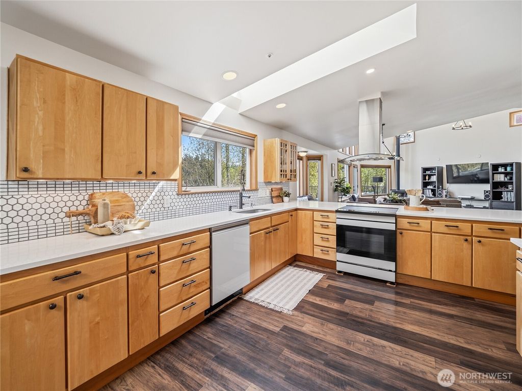 Photo of 5201 Katherine Avenue SE, Auburn, WA 98092 (MLS # 2509917)